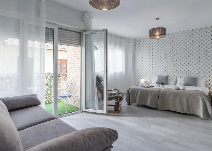 Tuguest Santa Paula III Apartment